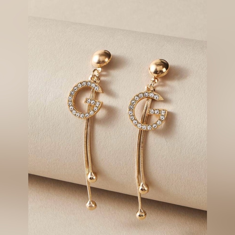 ✨ NEW ✨Elegant Gold Earrings with Crystal Accents ✨